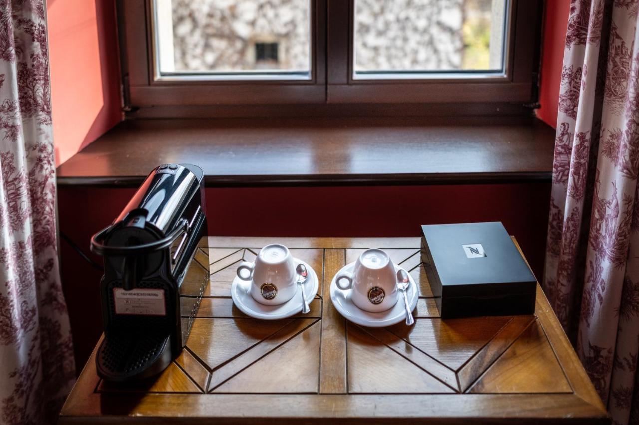 فندق غروديك كراكوفيا المظهر الخارجي الصورة A Nespresso machine in a hotel room