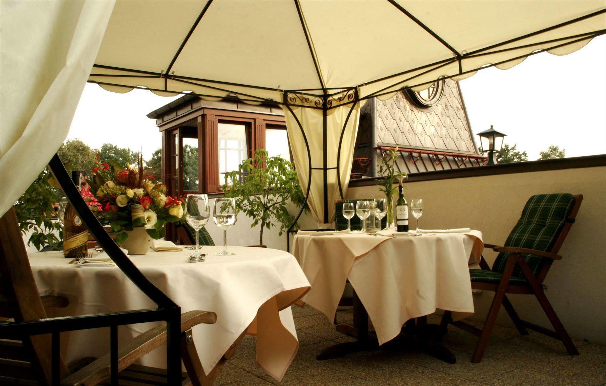 فندق غروديك كراكوفيا المظهر الخارجي الصورة The terrace
